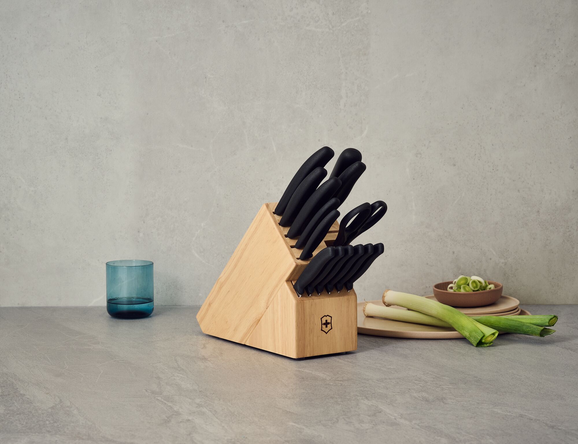Victorinox Swiss Classic Santokumesser, Kullenschliff Victorinox Swiss Classic Santokumesser, Kullenschliff