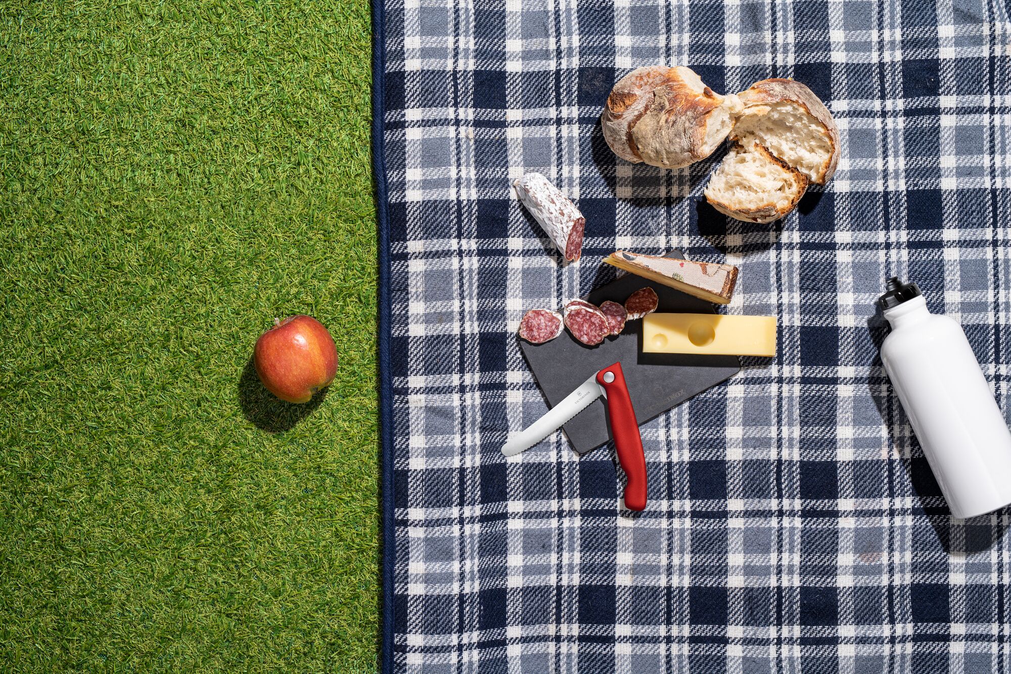 Victorinox Swiss Classic Picknickmesser Wellenschliff, schwarz