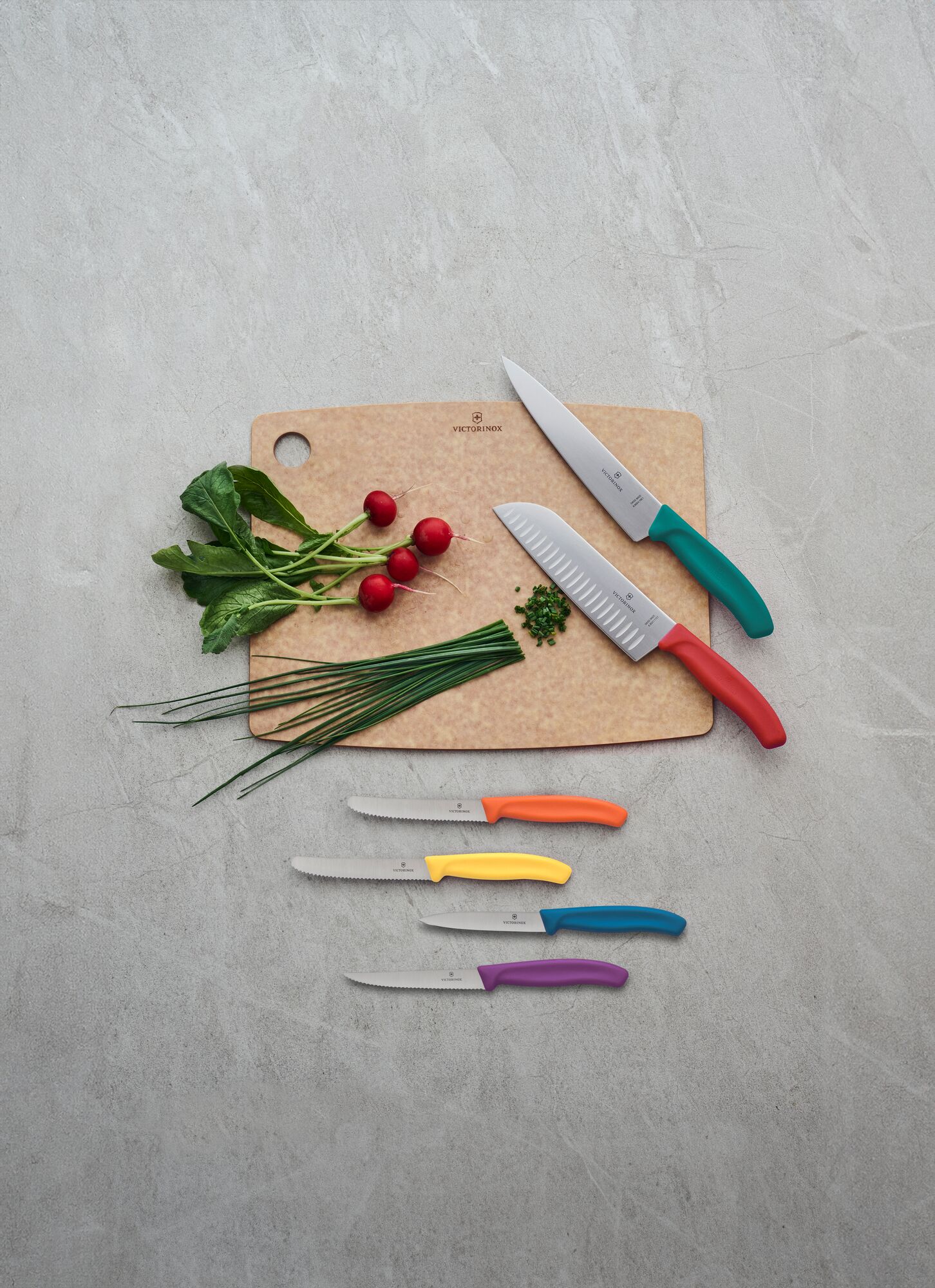 Victorinox Swiss Classic Gemüsemesser Wellenschliff 8cm, violett